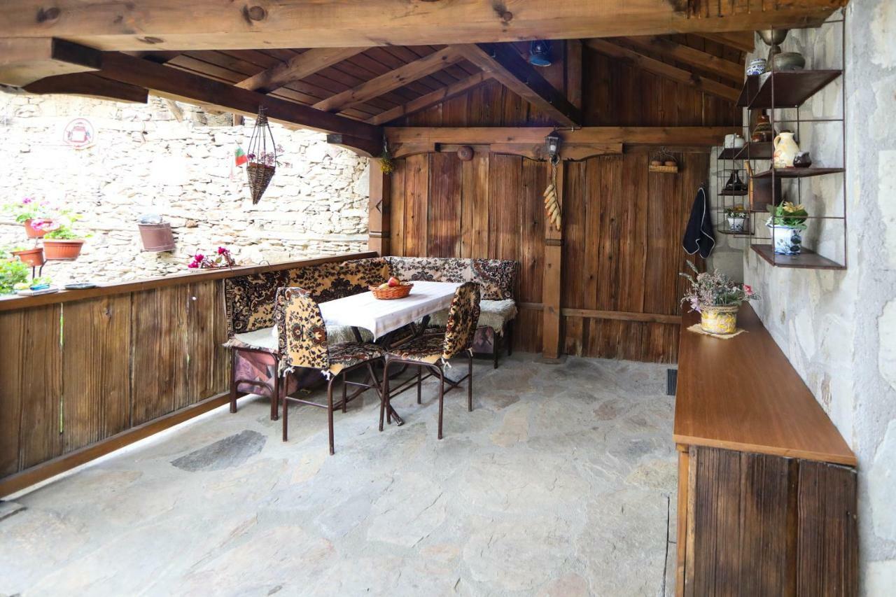 Тодорината Къща Hotel Leshten Exterior photo